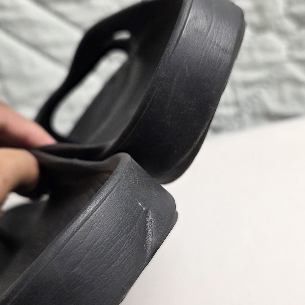 OOFOS Ooriginal Recovery Comfort Sandal Flip Flop 
Size Mens 5
Womens 7
 Black - Picture 6 of 10